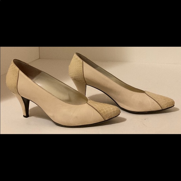 Anne Klein - Picture 3 of 7